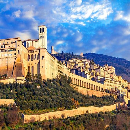 Suite Comunicanti, Tra Antico E Moderno Assisi Eksteriør bilde